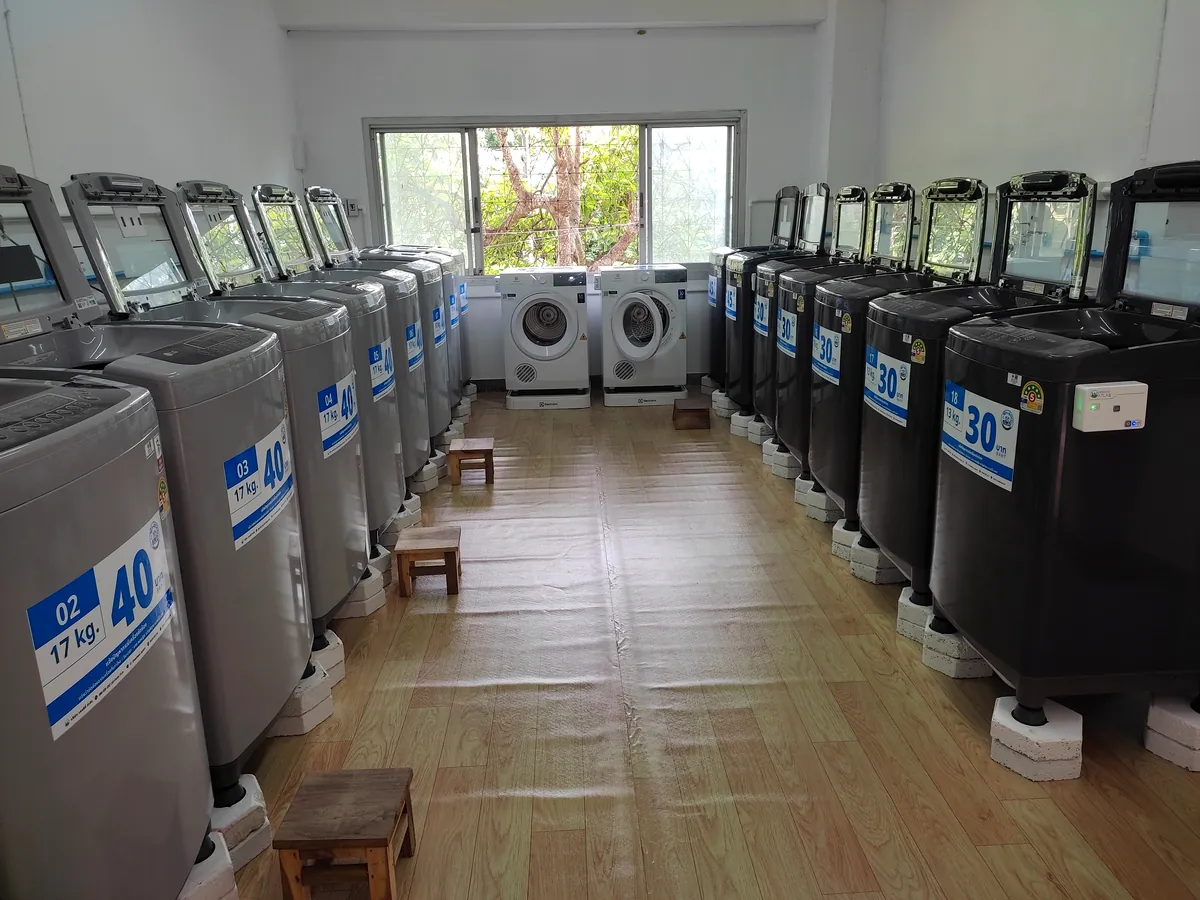 ห้องซักผ้าหอพักที่ติดตั้ง WASH EASY